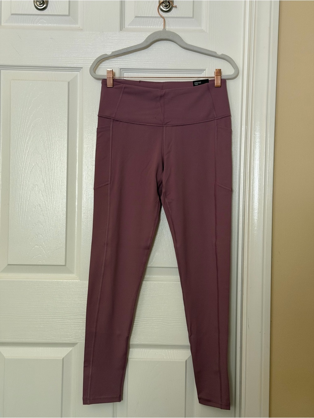 * NEW* Women’s Victoria's Secret Knockout Leggings